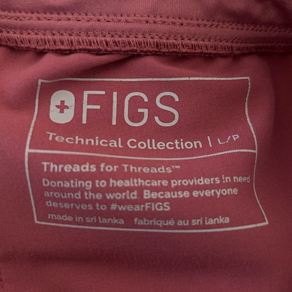 Figs Scrubs Breast cancer edition - Picture 5 of 5